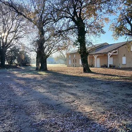 לינה וארוחת בוקר Maison Des Capucins - De Pomerol 3*