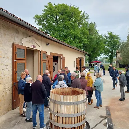 فندق مبيت وإفطار Maison Des Capucins - De Pomerol