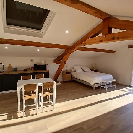 Maison Des Capucins - De Pomerol فندق مبيت وإفطار Lalande-de-Pomerol