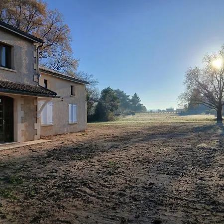 Maison Des Capucins - De Pomerol فندق مبيت وإفطار