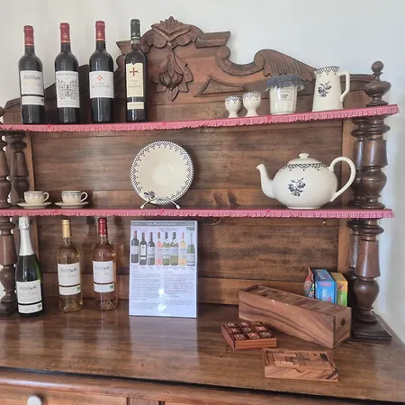 Maison Des Capucins - De Pomerol Frühstückspension