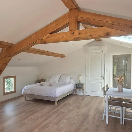 Maison Des Capucins - De Pomerol Frühstückspension 3*
