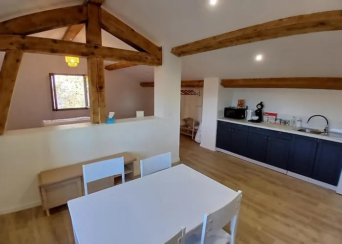 Maison Des Capucins فندق مبيت وإفطار Lalande-de-Pomerol