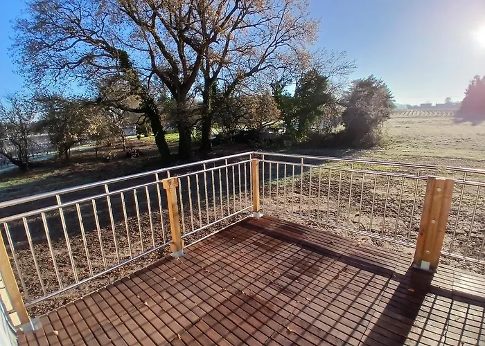 Maison Des Capucins فندق مبيت وإفطار Lalande-de-Pomerol